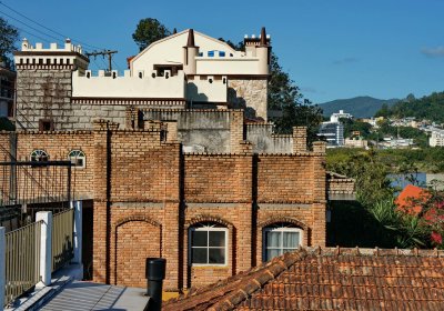 The castle styled house at Rua Jernimo Jos Dias. 