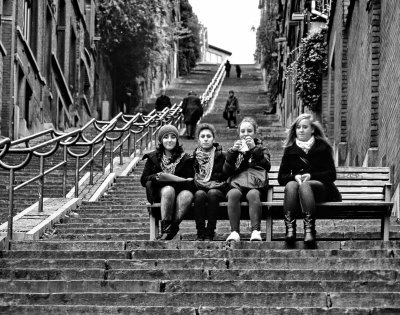Lige; girls resting at Montagne de Bueren stairs. 