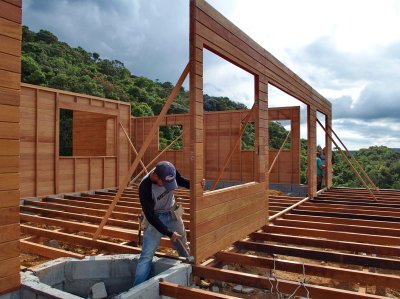 A primeira montagem dos painis (the first mounting of the panels). 