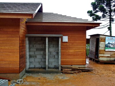 A casinha do gas e aquecimento de gua (the gas and water heating closet). 