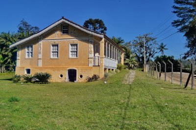 House between So Pedro de Alcntara and Angelina. 