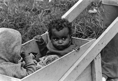 Vila Restinga; children.