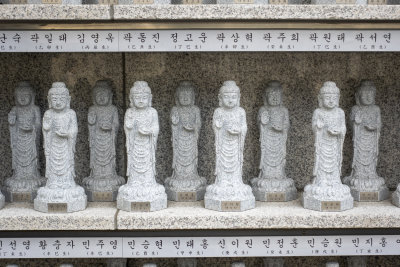 mini buddhas