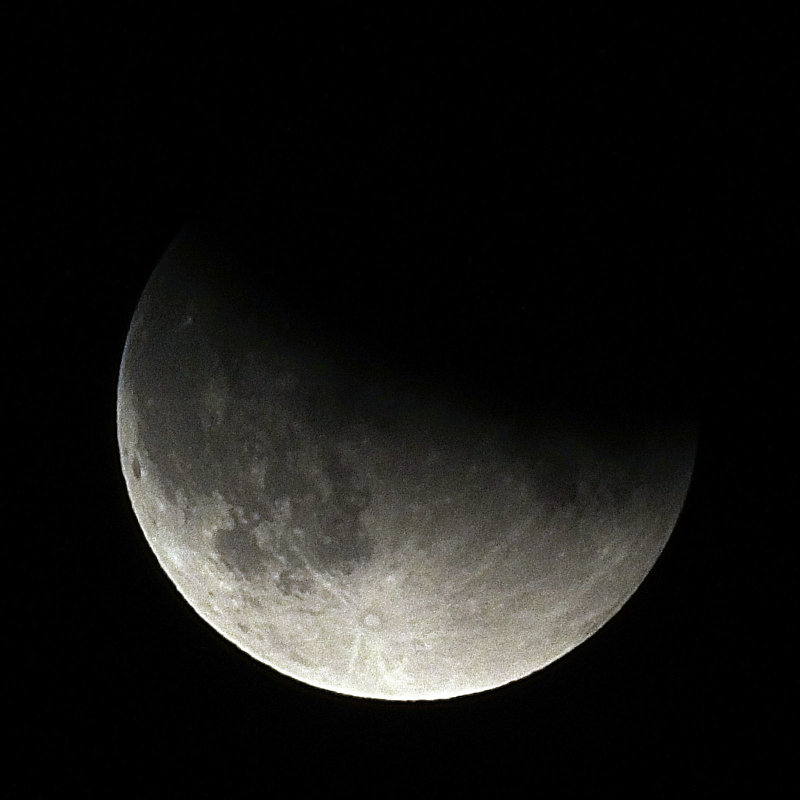  Eclipsed Moon _23:21 50mins after max