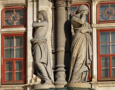 Staats Opera statues and windows