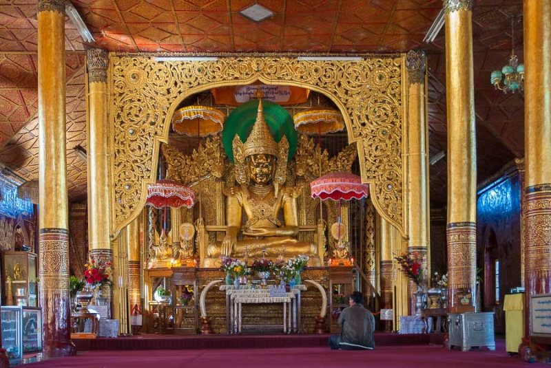 The Mahamyatmuni Buddha