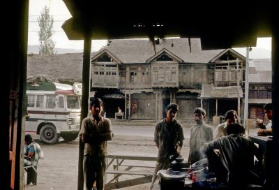 On the road: tea shop at Qazigund in the Vale of Kashmir