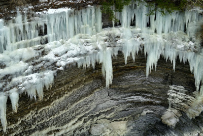 NY - Ithaca Icey Taughannock Falls State Park 2.jpg