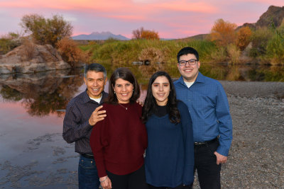 Amanda & Family 5 - Salt River.jpg