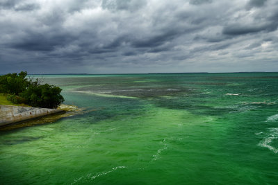 FL - Atlantic Ocean from 7 Mile Bridge in Florida Keys 1.jpg