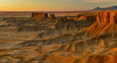 UT - Badlands Skyline Sunrise.jpg