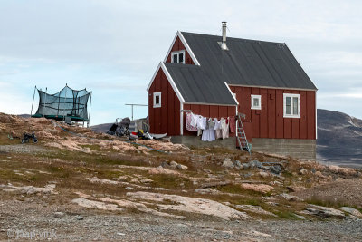 House with drying laundry - Huis met drogende was