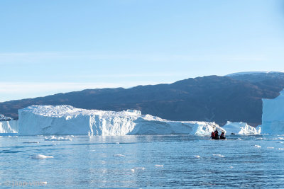 Zodiac cruise between icebergs - Zodiac cruise tussen ijsbergen