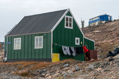 House with drying laundry - Huis met drogende was