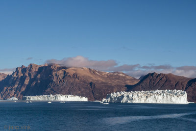 Icebergs in fjord - IJsbergen in fjord