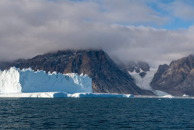 Iceberg and glacier - IJsberg en gletsjer