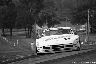 17th Elliott Forbes-Robinson Porsche 944