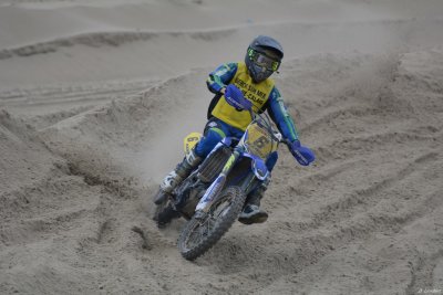 Beach Cross D7-19_213 (1024x768).JPG