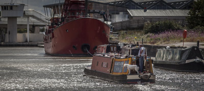 32 - The Barge