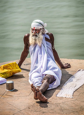 37 - Varanasi pilgrim