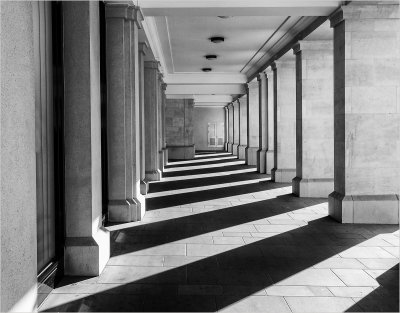 40 - Colonnade