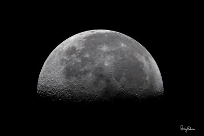 MANILA MOON - MARCH 7, 2010. Observed from Paranaque City, Philippines, on March 7, 2010 (04:57:54 local time),
Canon 7D + 400 2.8 L IS + stacked Canon 2x and Sigma 2x TCs, 1600 mm, f/16, ISO 100, 1/25 sec, contrast detect auto
focus in Live View, 475B/3421 support, remote switch, single RAW capture, uncropped and unresized full frame.