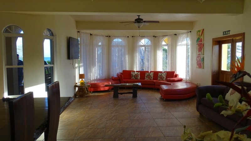 Villa Mandevilla Living Room
