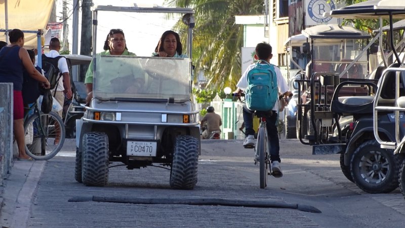 San Pedro Town Street Scene