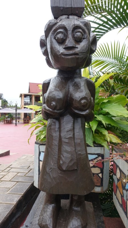 Zafimaniry woodcraft statue in Ambositra