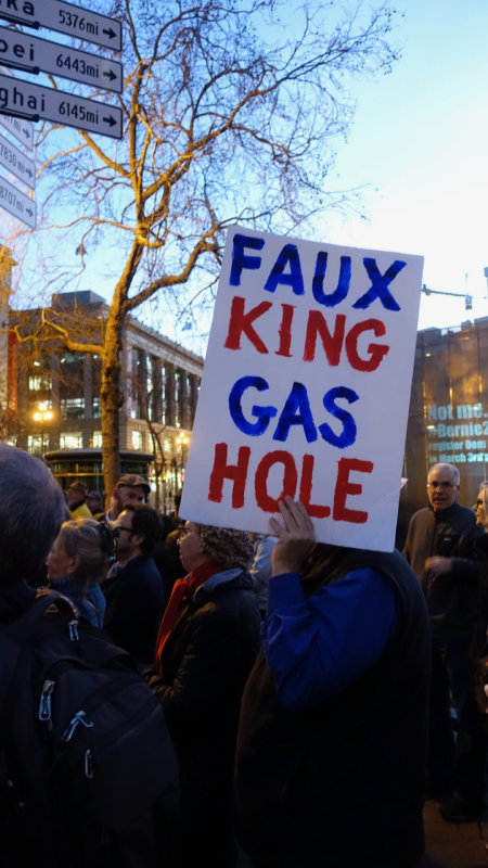 Faux King Gas Hole