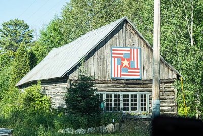 Log Cabin w Quilt Design