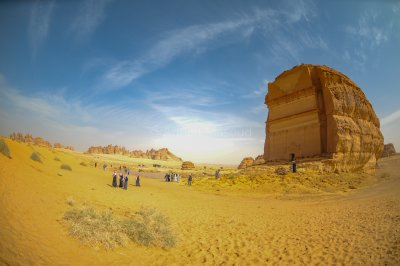 Al-Fareed Palace surrounded by Tourists.jpg