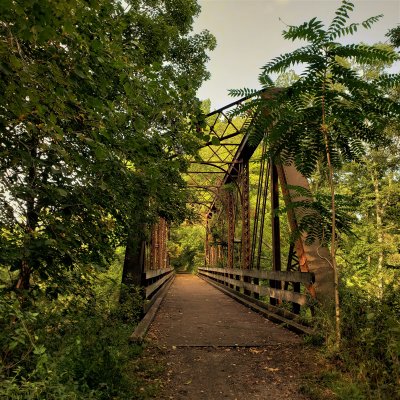 An old railroad bridge over the Paulinskill River