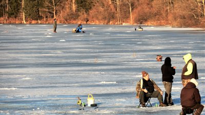 Ice Fishing seems to be a friendly sport