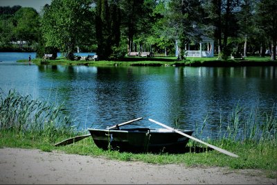 Horseshoe Lake is getting ready for the summer season