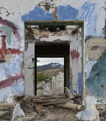 The house on the hill / thorough / closer