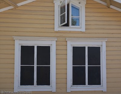 One real and two fake windows