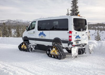2N9A0114 Snow coach.jpg