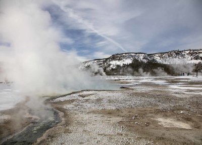 2N9A0220 Yellowstone Old Faithful trail.jpg