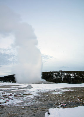 2N9A0261 Yellowstone Old Faithful time exp.jpg