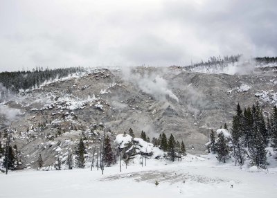 2N9A0421 Yellowstone Roaring Mountain.jpg
