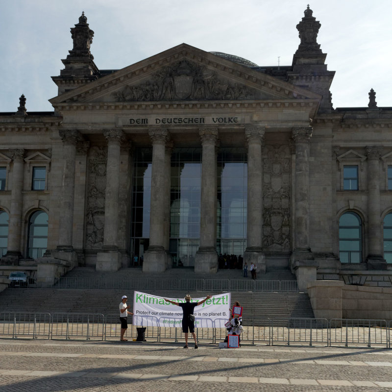 Devant le Reichstag Ecolos de service