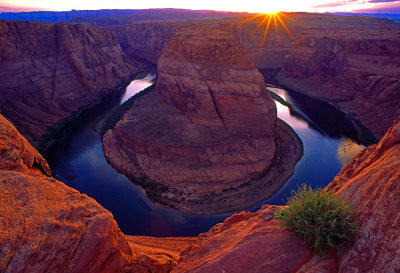  Last light at Horseshoe Bend, an entrenched meander near Page, AZ