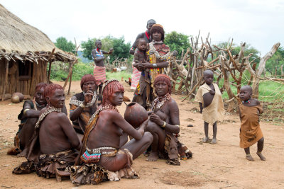 Hamar women drinking local beer