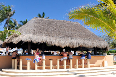 The bar at Villa del Mar