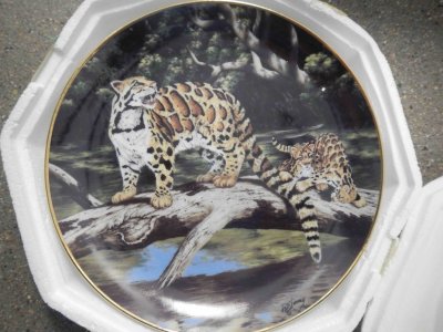 Clouded Leopard and Cubs Plate