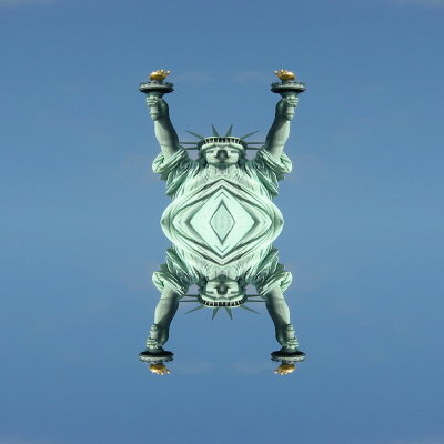 Statue_of_Liberty_from_ferrysq.jpg