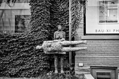 Sculpture in front of Bau-Xi Gallery
