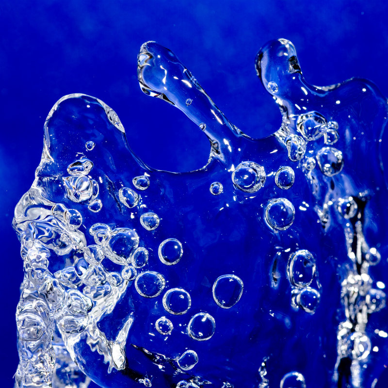 Ephemeral sculptures: water frozen in time