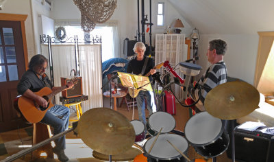 THE BARN'S BAND BLUES